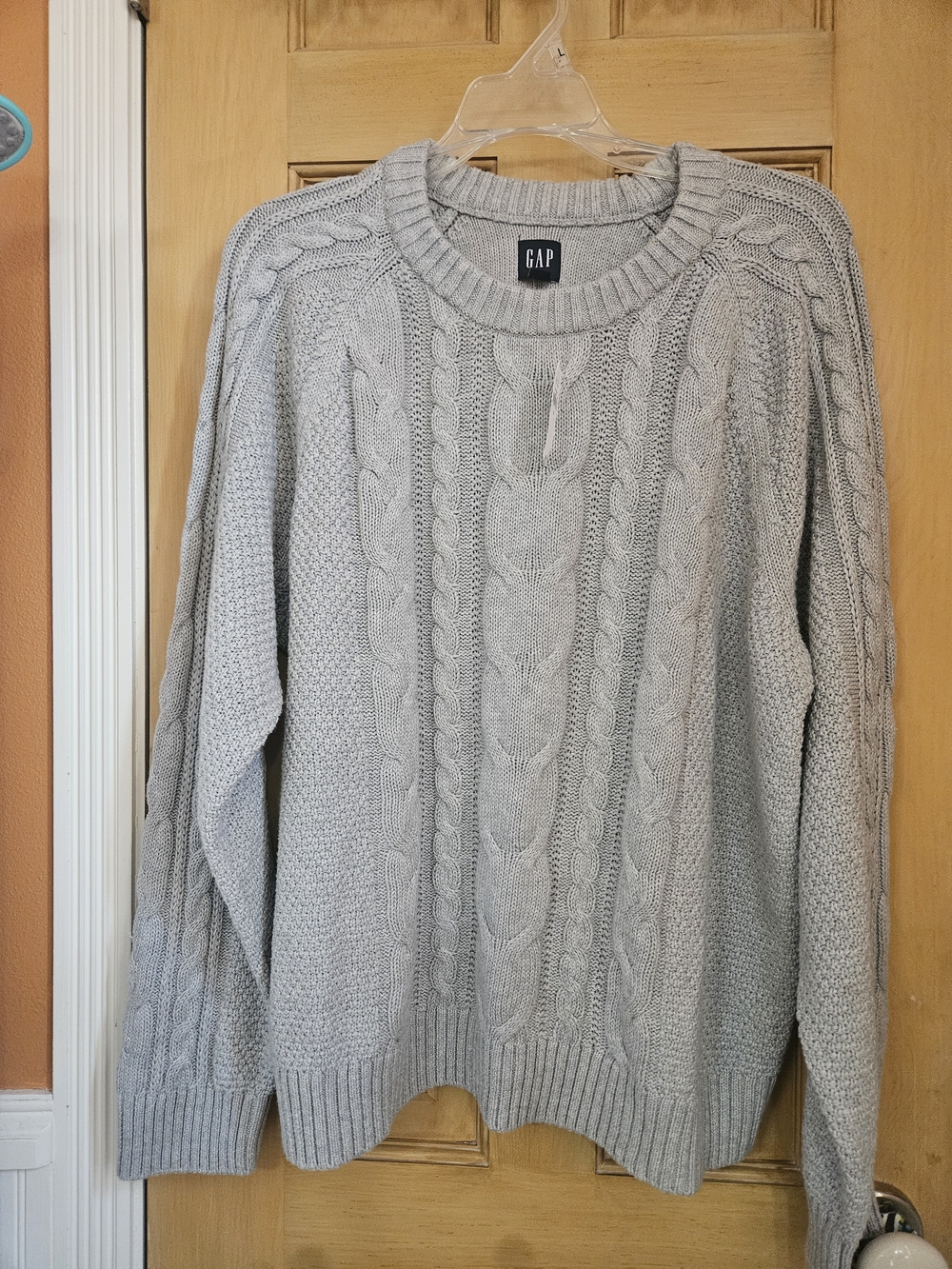 GAP Women's Light Gray Cable Crewneck Sweater